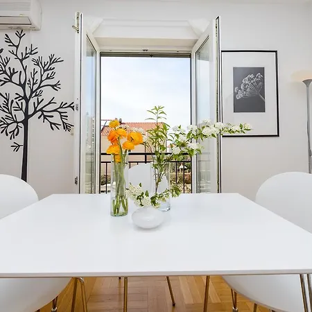 Mirjam's Charming Apartman *